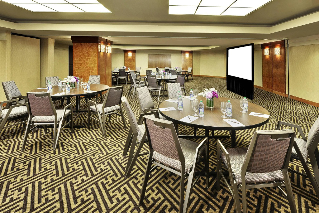 Sheraton Gateway Hotel in Toronto International Airport