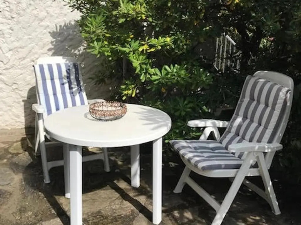 Villa F4 Méditerranéenne avec Accès Direct Crique et Parking - FR-1-309-293