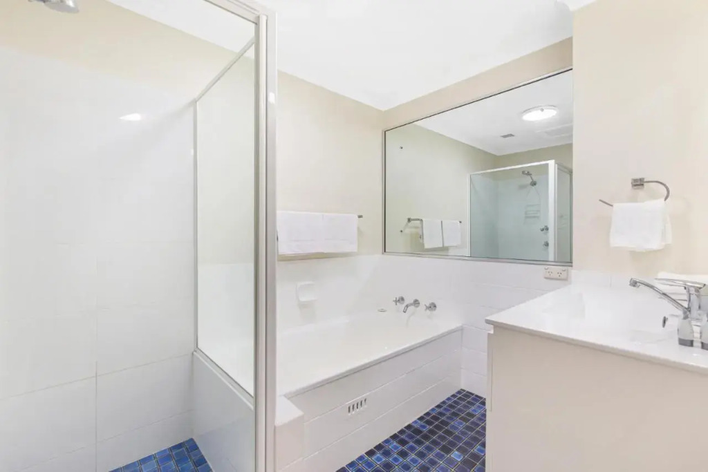 Hawaiian Gardens - Unit 6