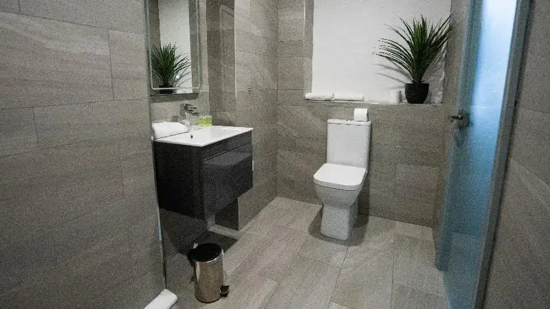 Hotel 105
