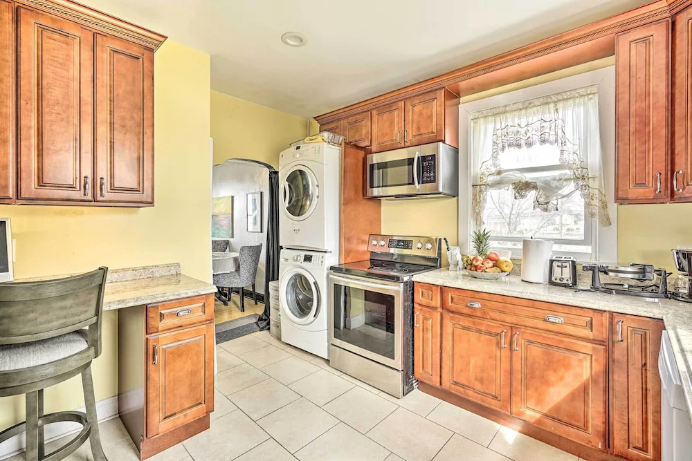 Long Branch Apartment: 1 Mi to Beach, Pier Village