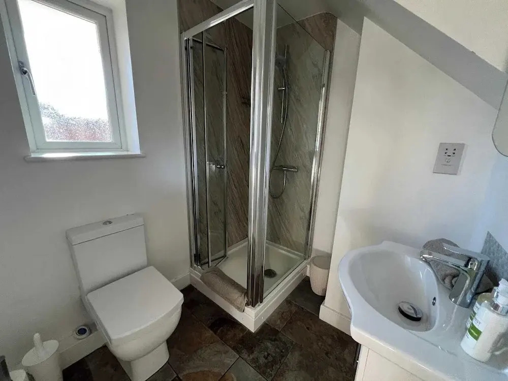 Oak Tree Rooms LTD