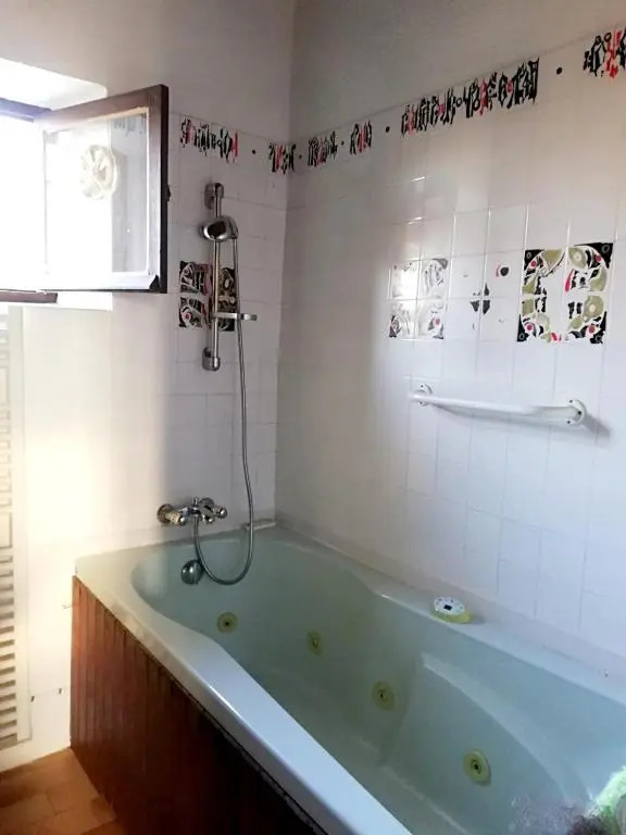 House With 4 Bedrooms in ST Constant Fournoules, With Furnished Garden and Wifi - 70 km From the Slopes