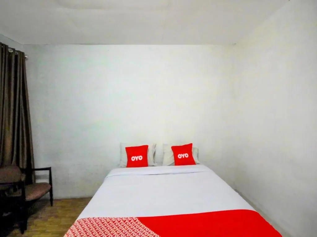 OYO 2322 Dien Karona Hotel