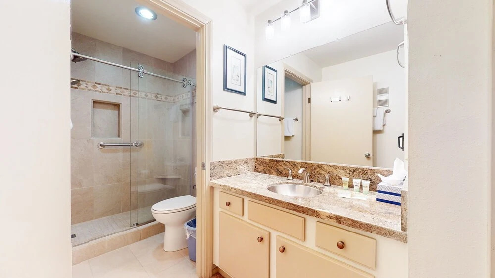 Summit 211 Spacious and Clean, Private Balcony, On Free Shuttle Route by RedAwning