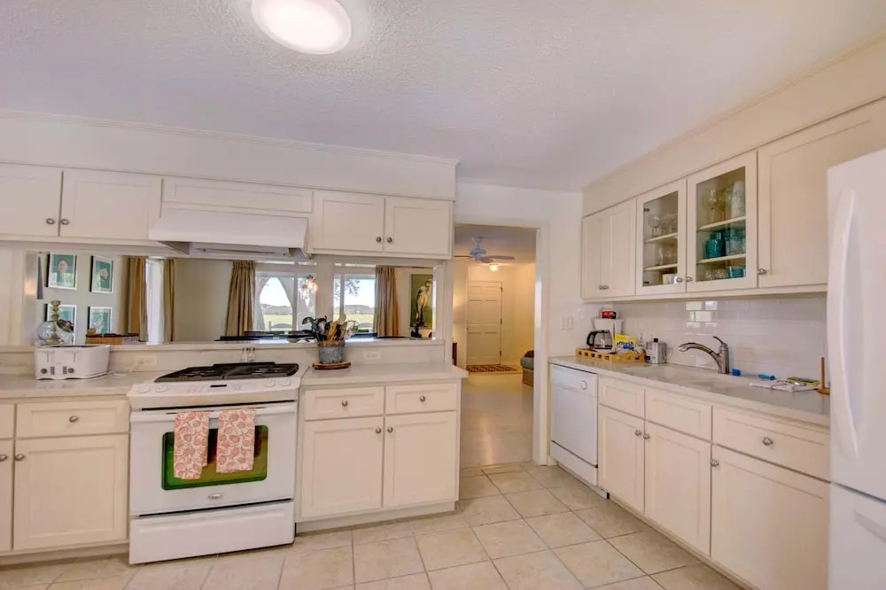 2204 Ocean Road by Hodnett Cooper
