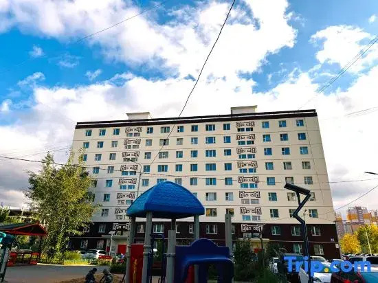Apartment 44, spacious living area, separate kitchen & 1 bedroom