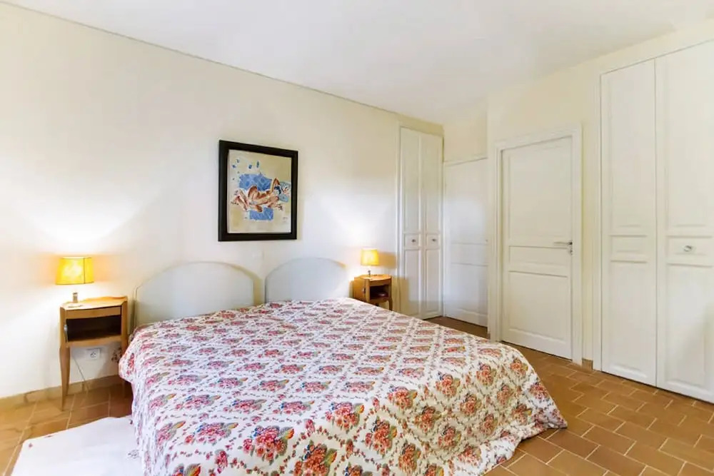 A Luxurious, 5-bedroom Villa in Vence With a Swimming Pool and Spaciou