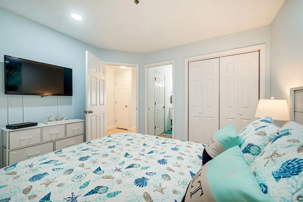 Sunrise Oceanview Escape & Pool in N Topsail Beach