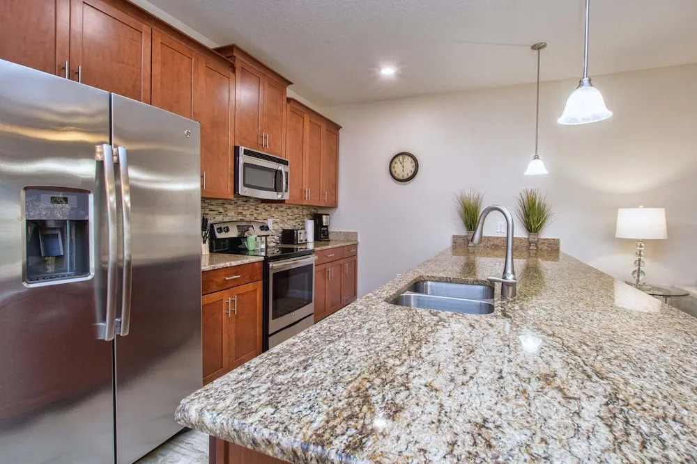 Storey Lake 4 Bedroom Townhome w Splashpool - 1624ST