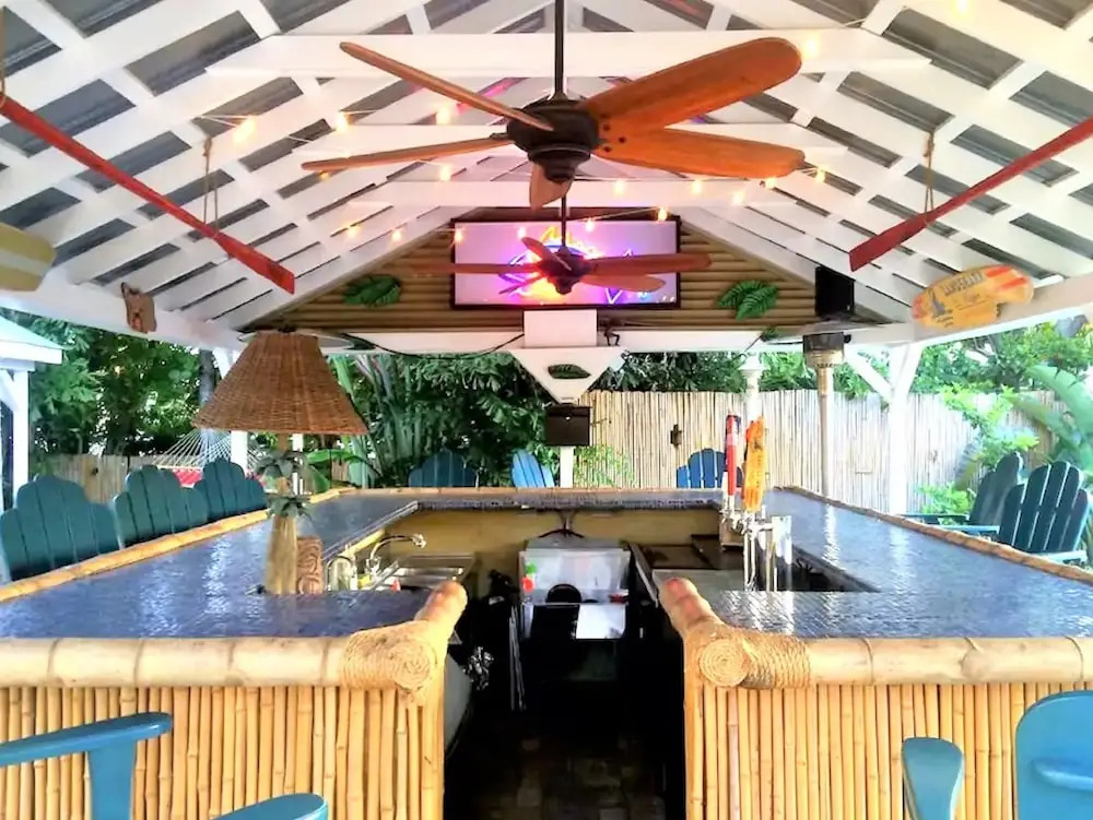 Coconut Grove Resort by Techtravel