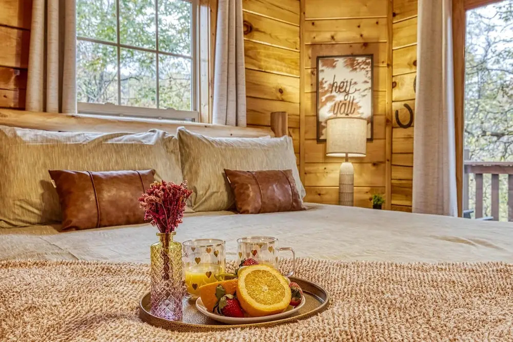 Gatlinburg Getaway - Private Theater Hot Tub