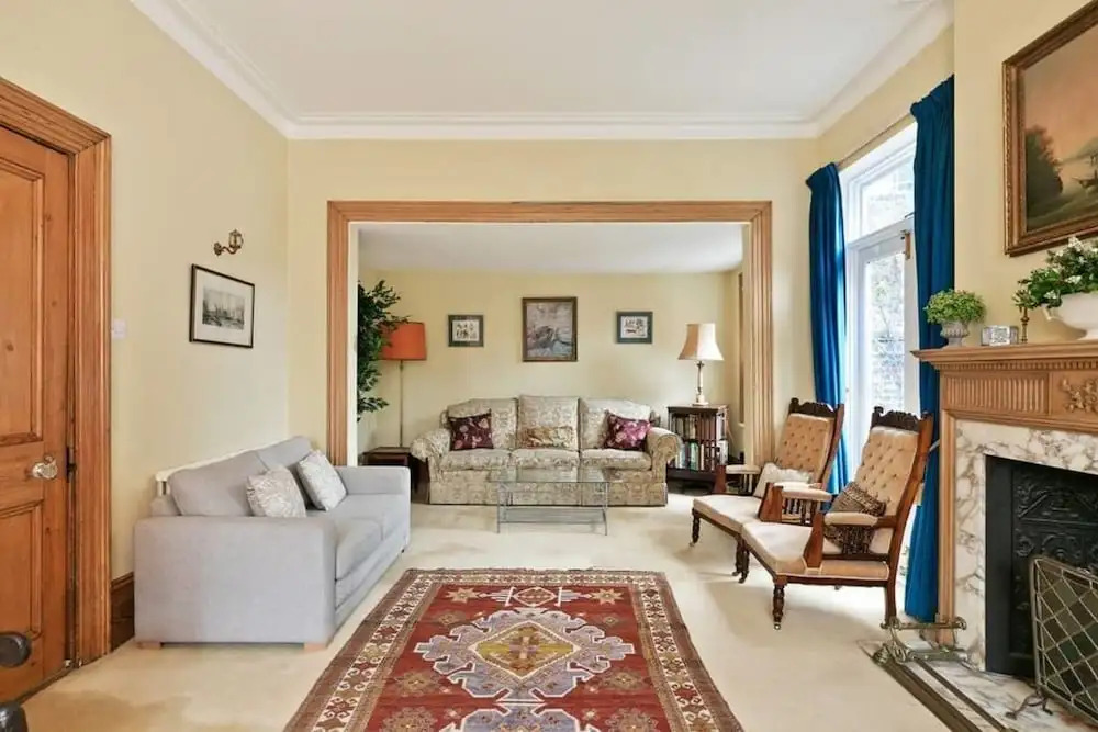 Special Offer- 5 bed Victorian in Zone2