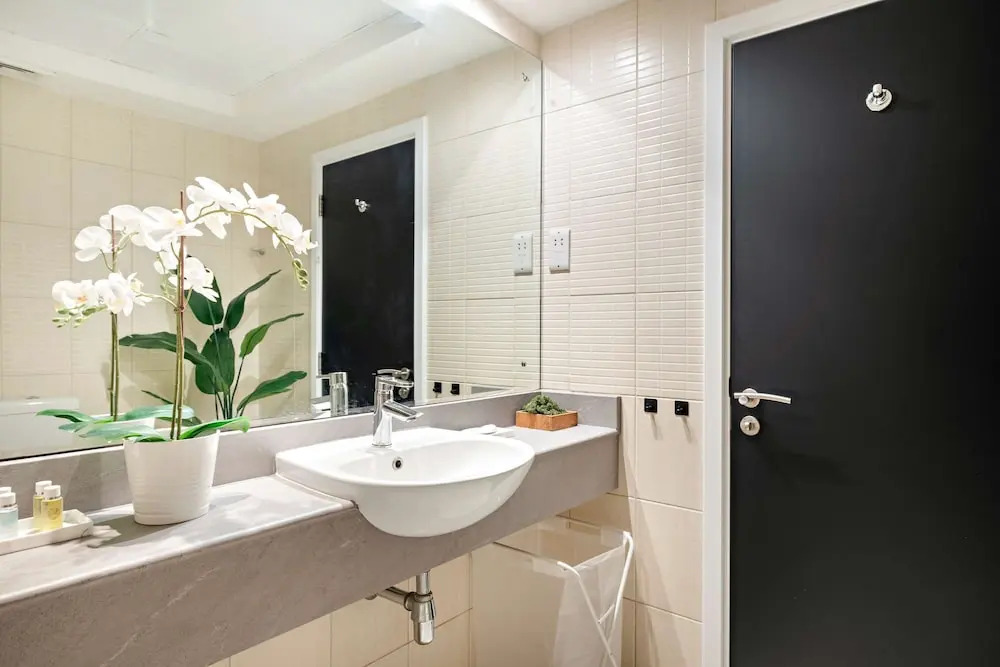 Silkhaus Concorde Tower 1BR Near Almas East Lake