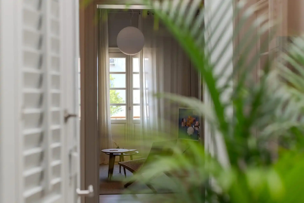 Amalie Suites