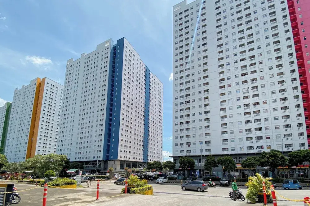 Good Choice Studio at Green Pramuka Apartment near Shopping Center By Travelio