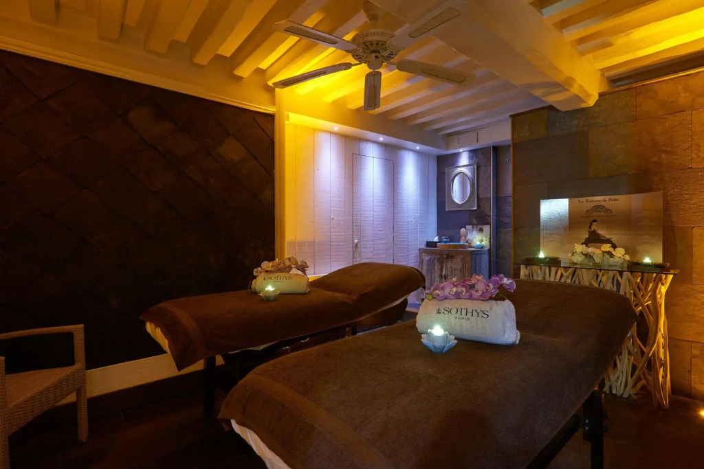 Hotel et Spa Le Lion dOr