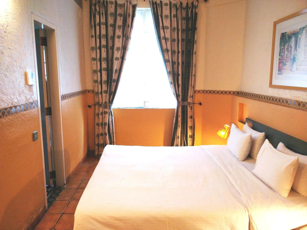 The Gordon House Hotel - Near Gateway Of India
