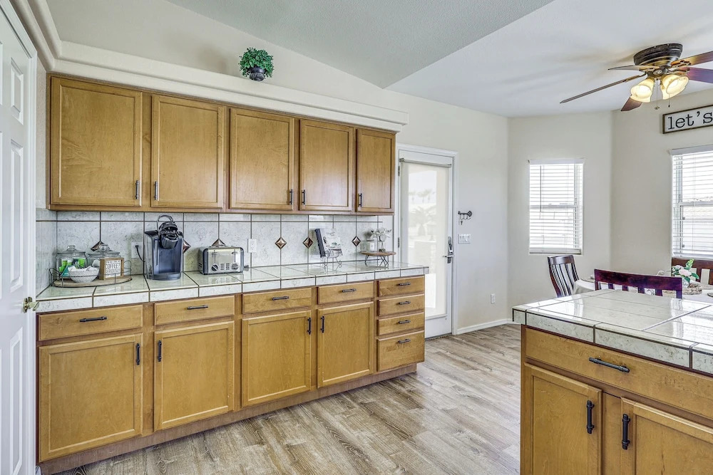 Boat Parking: Family-friendly Lake Havasu Ranch!