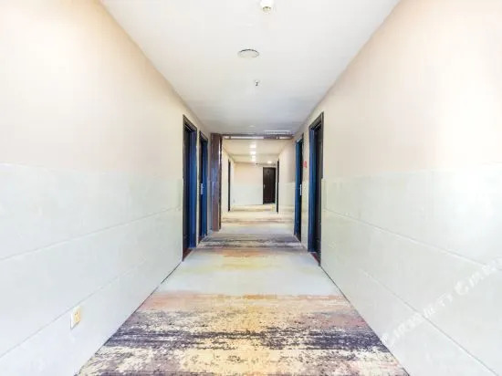 Yijia Business Hotel (Guangzhou Huadu Shiling Leather City)