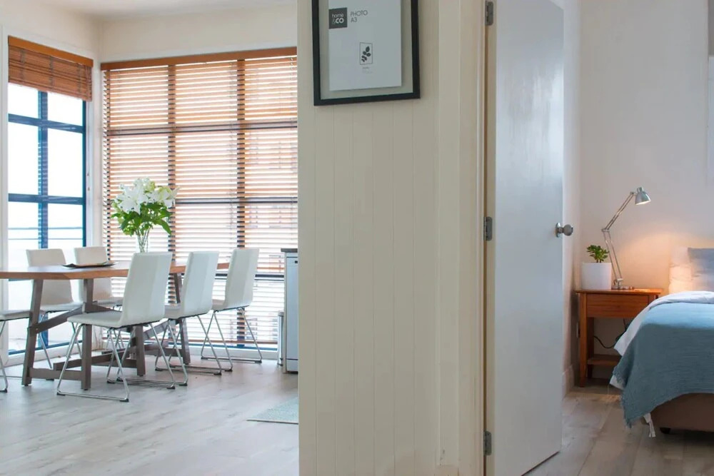 2 Bedroom Penthouse Apartment with Harbour Views