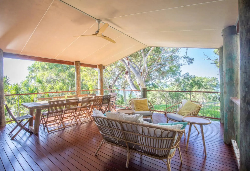 Surf Gums + Sleeps 8 + Pet Friendly + Ocean Views