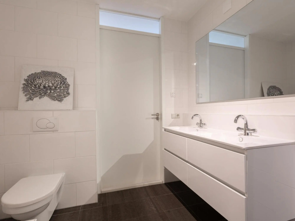 Spacious Apartment in Den Haag near Seabeach