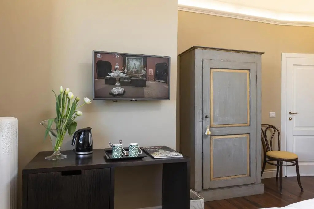 Parione Uno