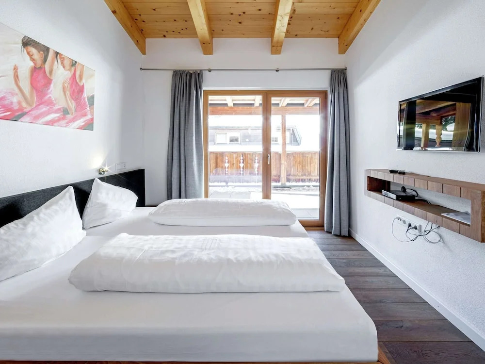 Luxurious Apartment With Sauna, Garage, Roof Terrace