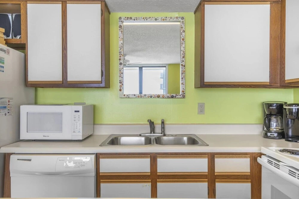 Spectacular views with numerous amenities and pools on sands of Orange Beach