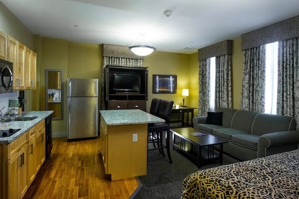 The Parker Inn and Suites