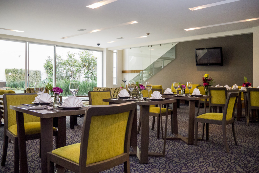 Ventura Hotel & Suites