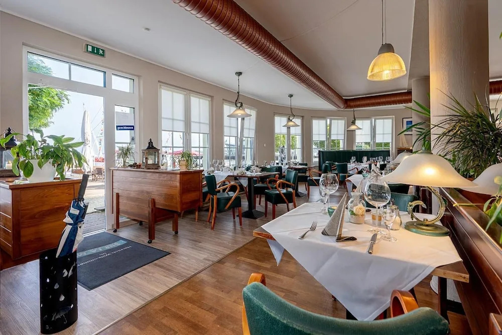 Sur la Mer - Pension & Restaurant