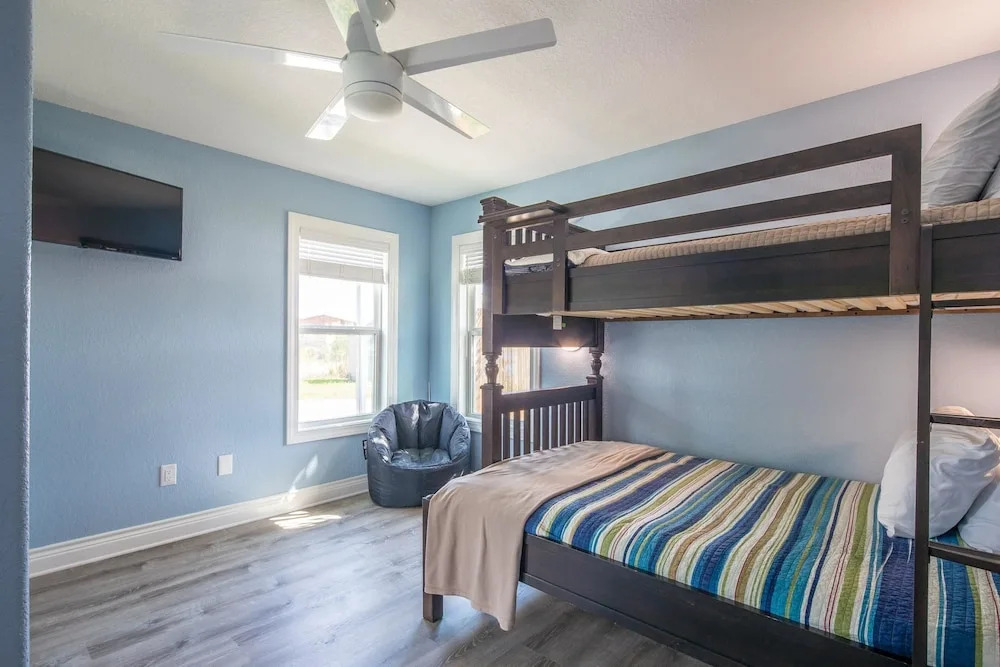 LEDGEROCK POINTE - 3 Br Home