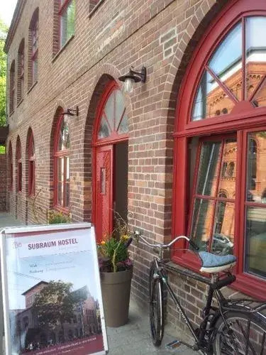 Subraum Hostel