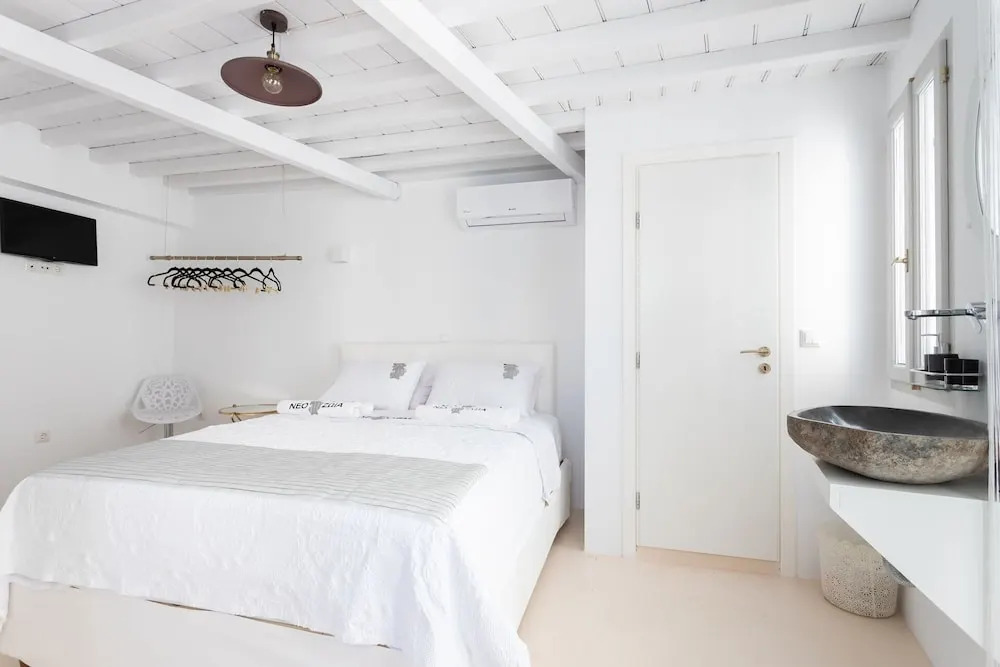 aníko suites Chora