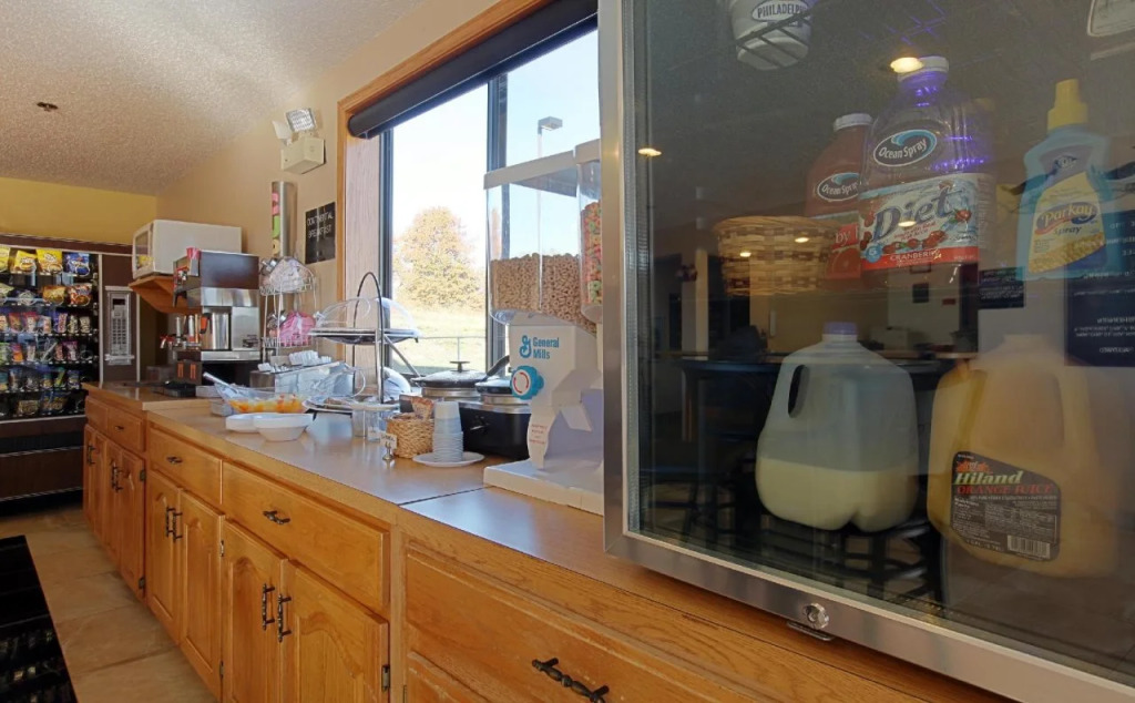 Americas Best Value Inn and Suites Cassville/Roaring River