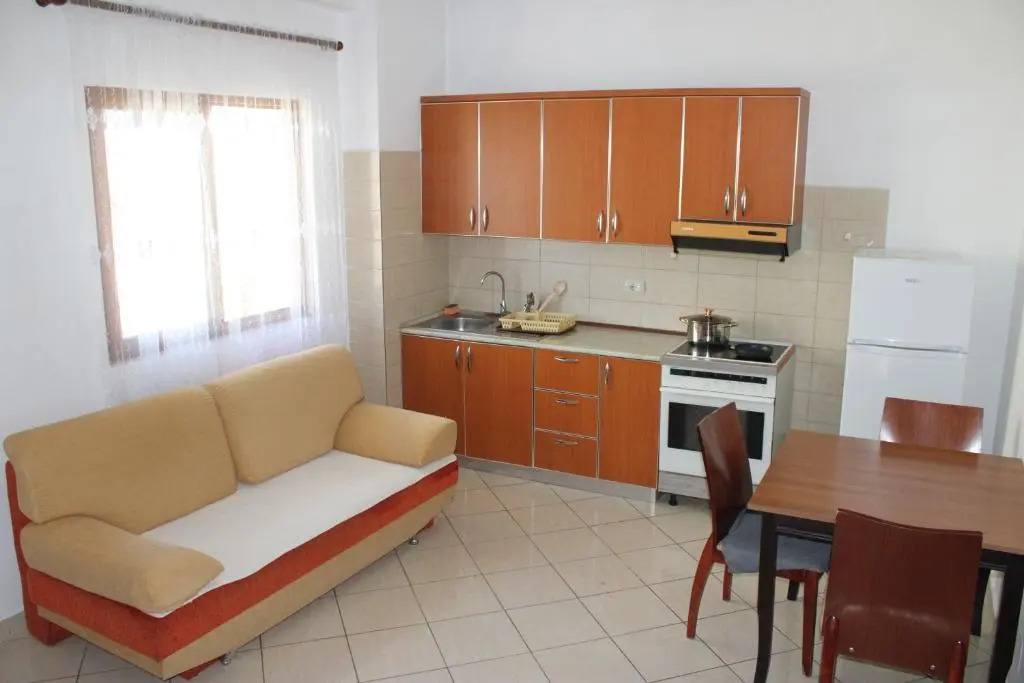 Bledi's Comfy Apartment in New Blvd / Free Parking