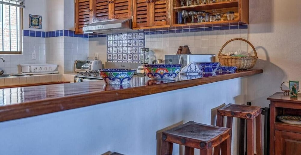 Ocean View 2Br Condo-balcony-beach-pool - 310