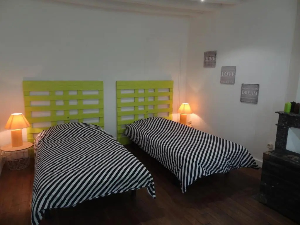 Charmant gîte avec 2 chambres, cour partagée, Wifi et animaux acceptés - FR-1-586-14
