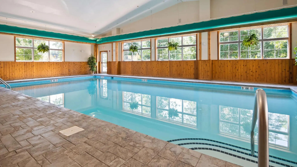 Best Western Plus Crossroads Inn & Suites