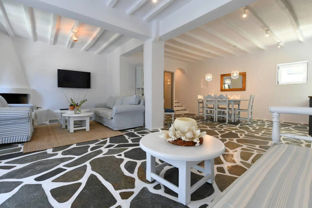 Santa Flora 3 Bedroom House â Parikiaâs Edge