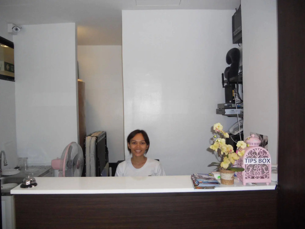 The Cube Sathorn Boutique Hotel เดอะ คิวบ์ สาทร บูติค โฮเทล Near BTS Surasak