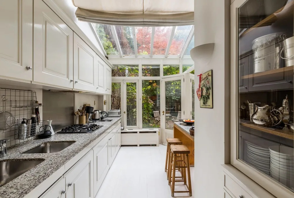 Veeve - Charming Townhouse near Parc Montsouris