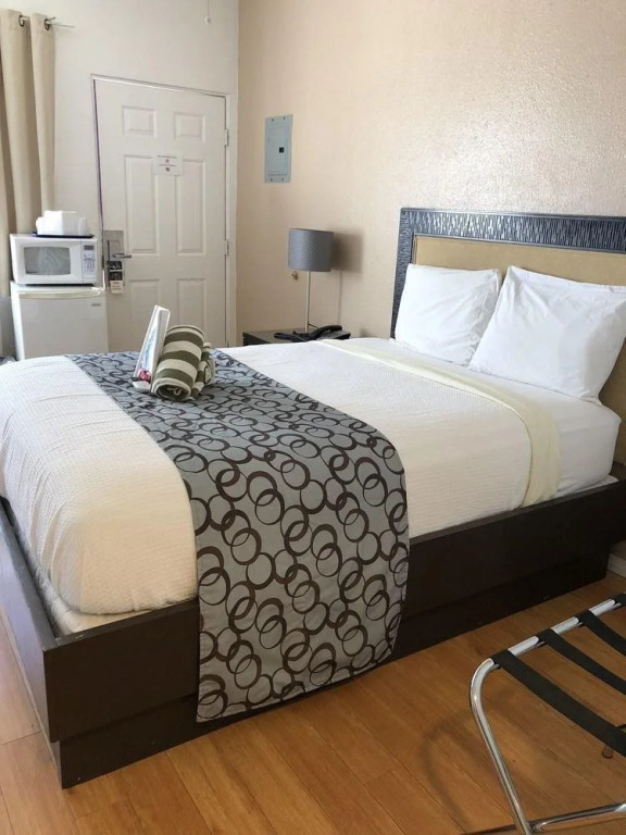 CCBC Resort Hotel - A Gay Mens Resort