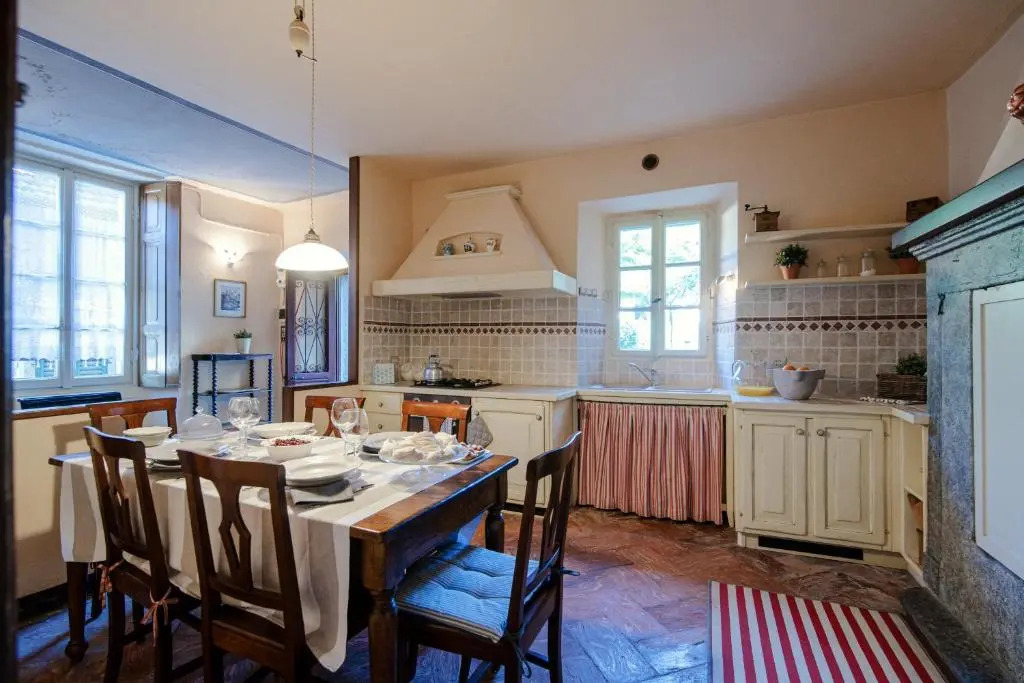 Charming House Bice - by MyHomeInComo
