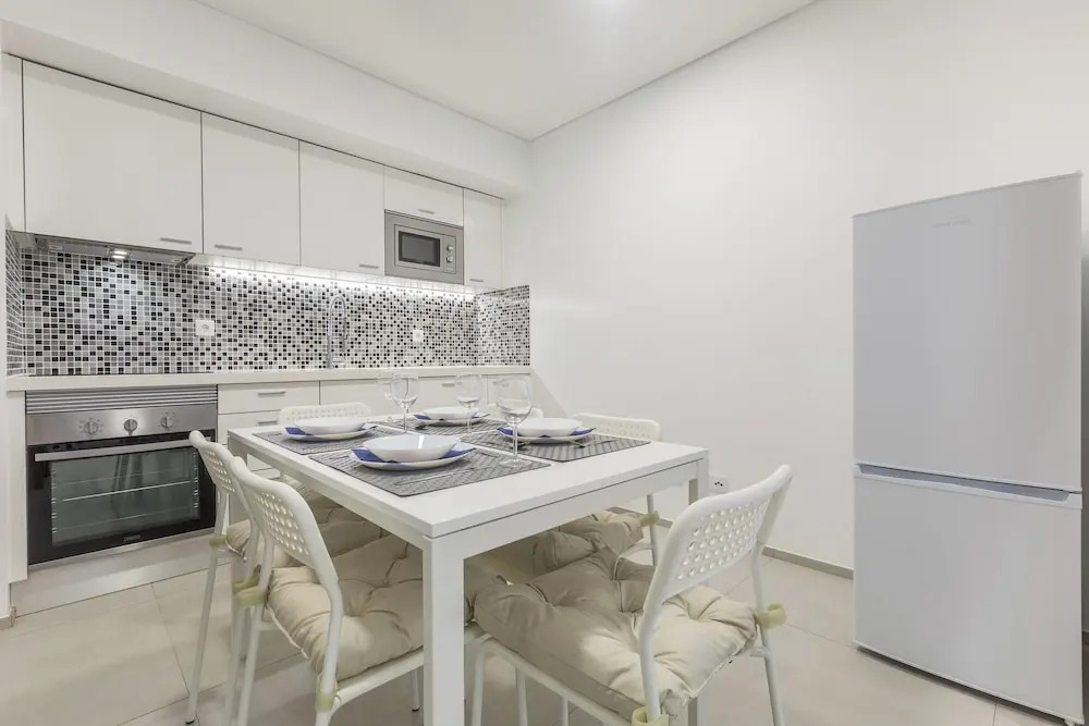 Correeira Luxury Residence T2 J - Albufeira, Pools, Wifi, Bbq, Beach