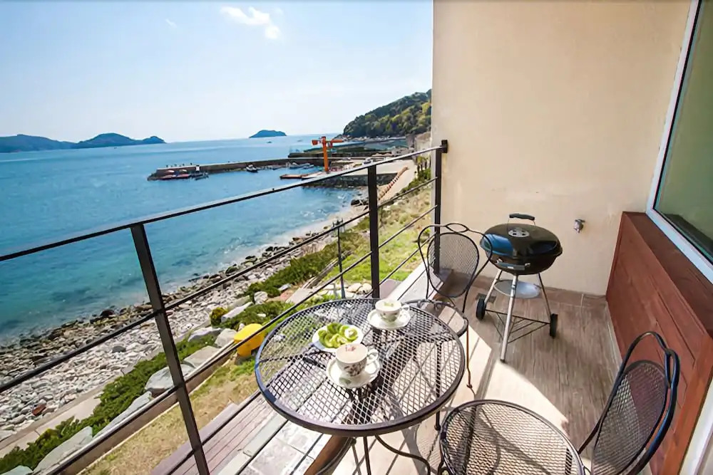 Geoje Blue Marae Pension