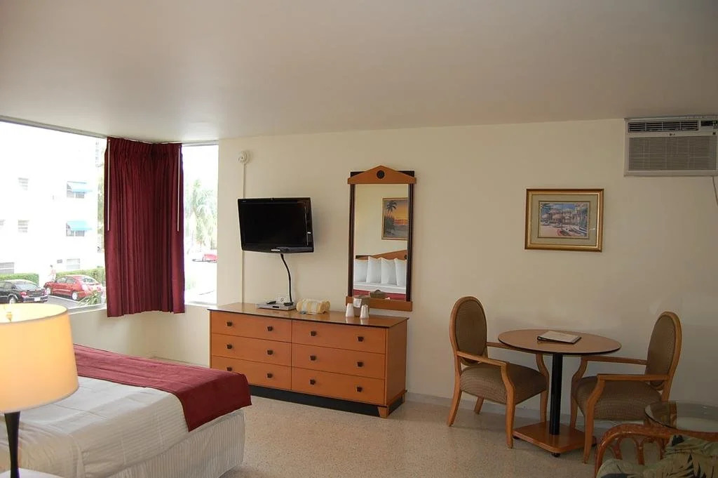 Alcazar Resort- Gay Mens Resort