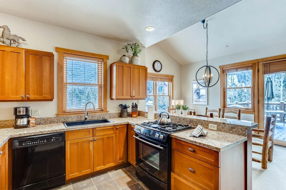 Newly Renovated, 4br Red Hawk Townhome 2338- Kids Ski Free 4 Bedroom Townhouse